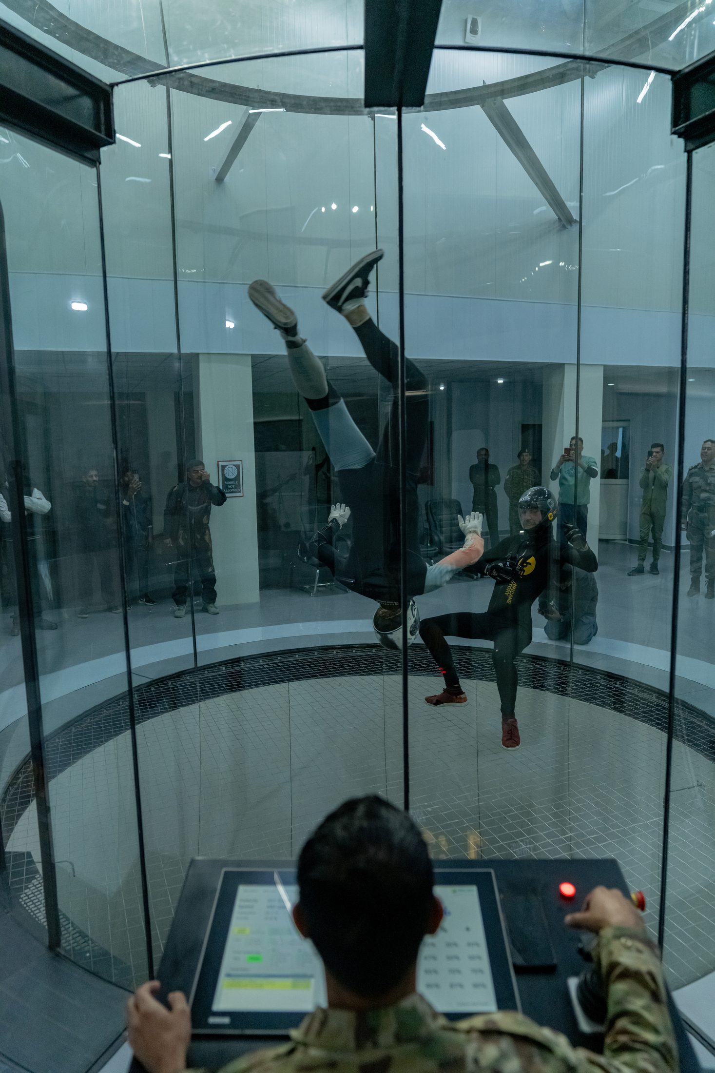 Vertical wind tunnel training session